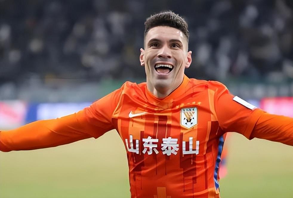 世界杯最新版下载-鲁能1月26日冬训迎来久违的外援，能力已得到认可，值得期待