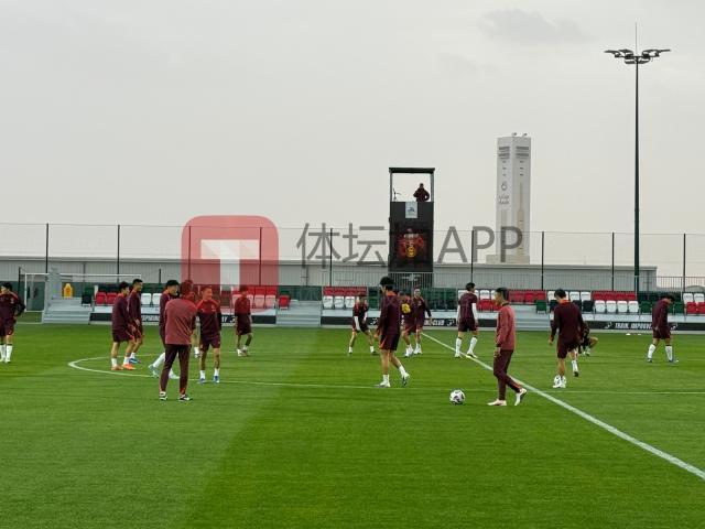 世界杯官方平台-新国足迪拜集训有新气象!U23国足小弟刺激老大哥